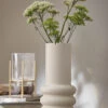Vase, Creme -Einrichtungsgegenstände Geschäft Banda Vase Weiss Creme 13x13x27 mil