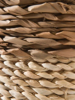 Korb, Weiss/Natur -Einrichtungsgegenstände Geschäft BasketRush Korb Hellbraun WeissNatur 30x30x26 lup1