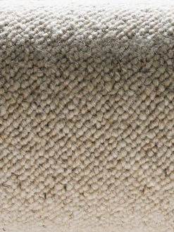 Woll-Teppichboden, Sand 92 -Einrichtungsgegenstände Geschäft Casablanca Schurwollteppichboden dunkelbeige Halbrolle203