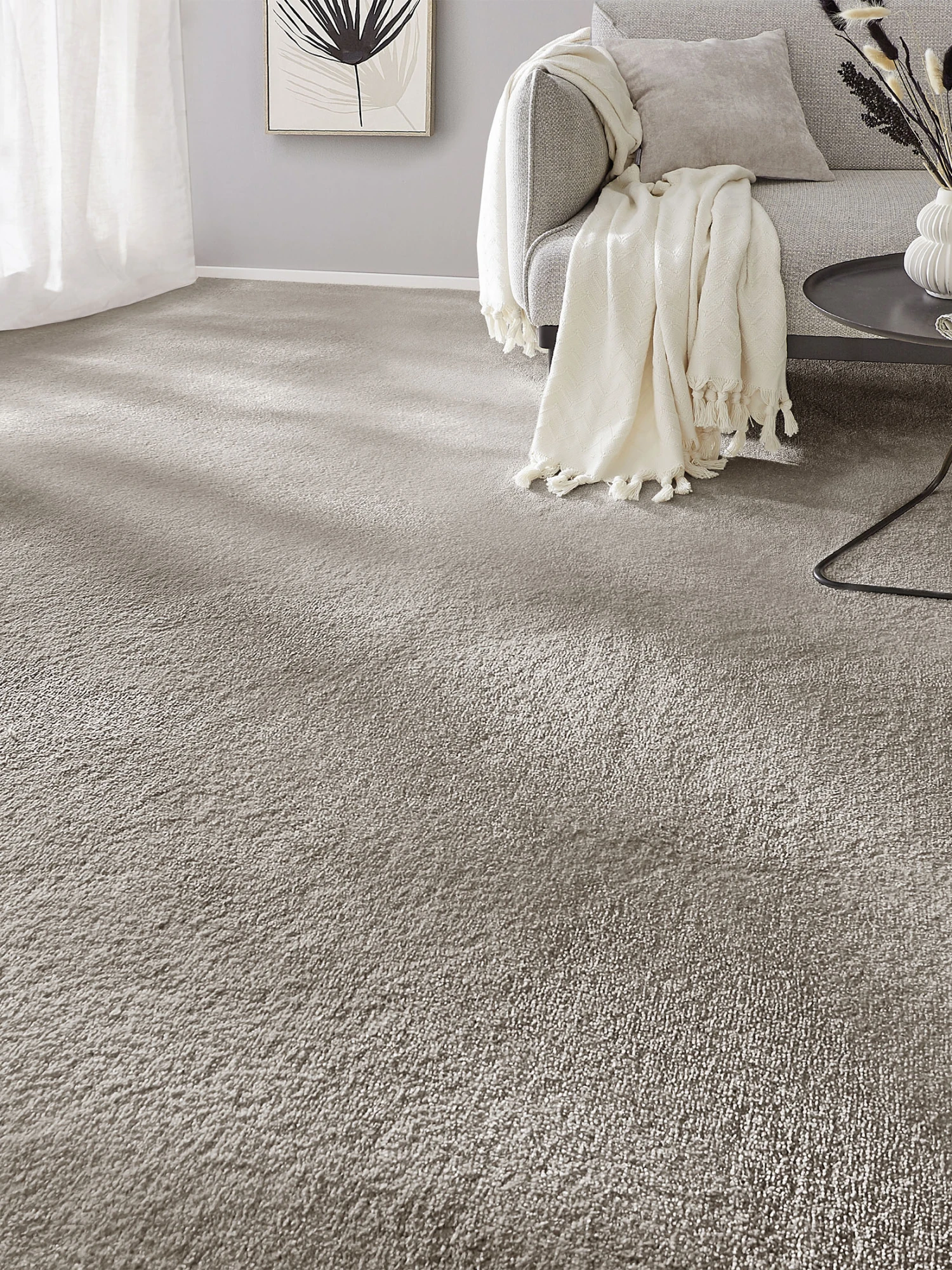 Velours-Teppichboden, Latte Macchiato 43 Velours-Teppichboden, Latte Macchiato 43 -Einrichtungsgegenstände Geschäft Cirella VeloursTeppichboden Hellbraun LatteMacchiato43 10x10 mil