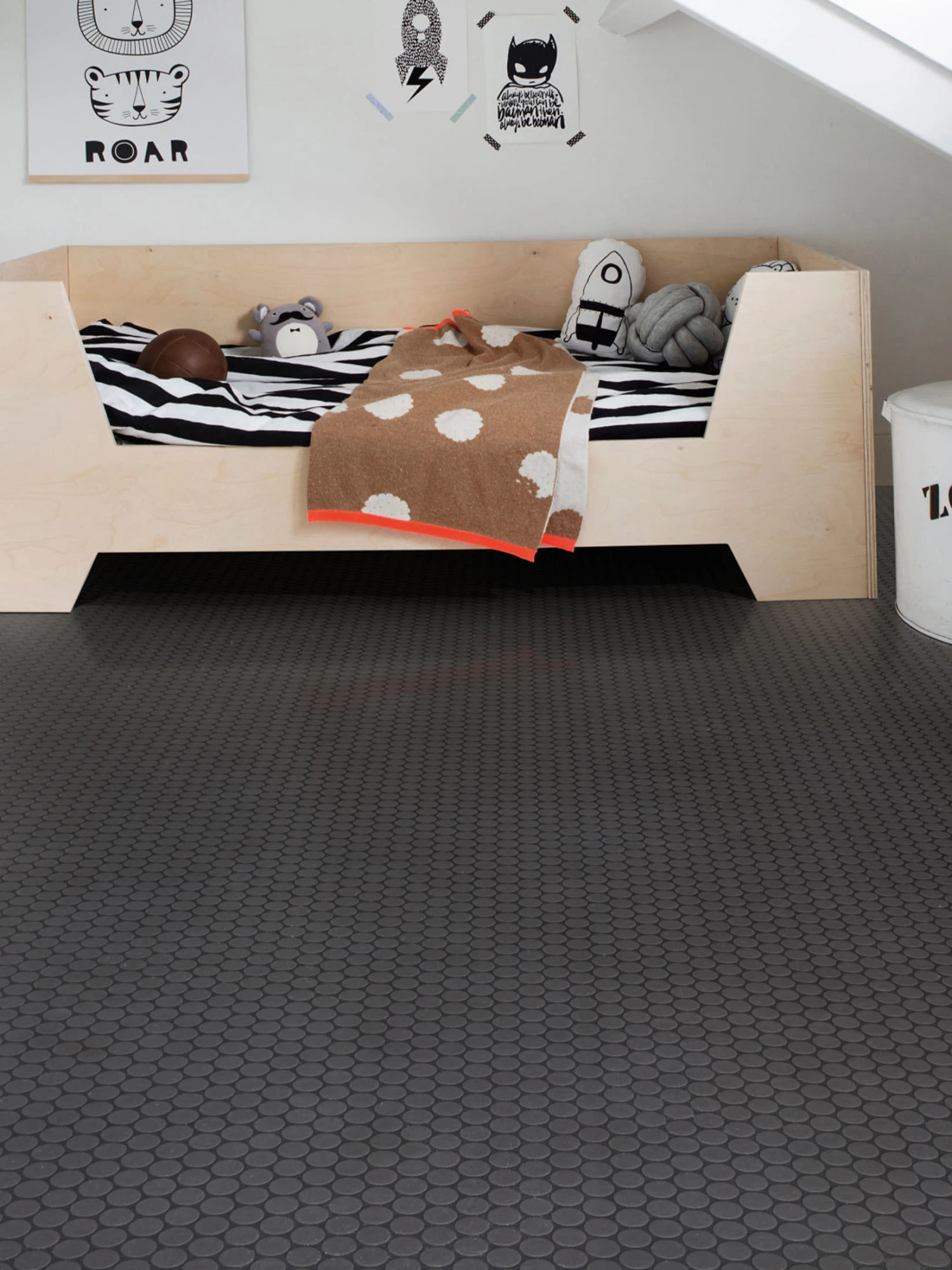 Vinyl-Rollenware, Black 96 Vinyl-Rollenware, Black 96 -Einrichtungsgegenstände Geschäft Dots CVBodenbelag schwarz black mil