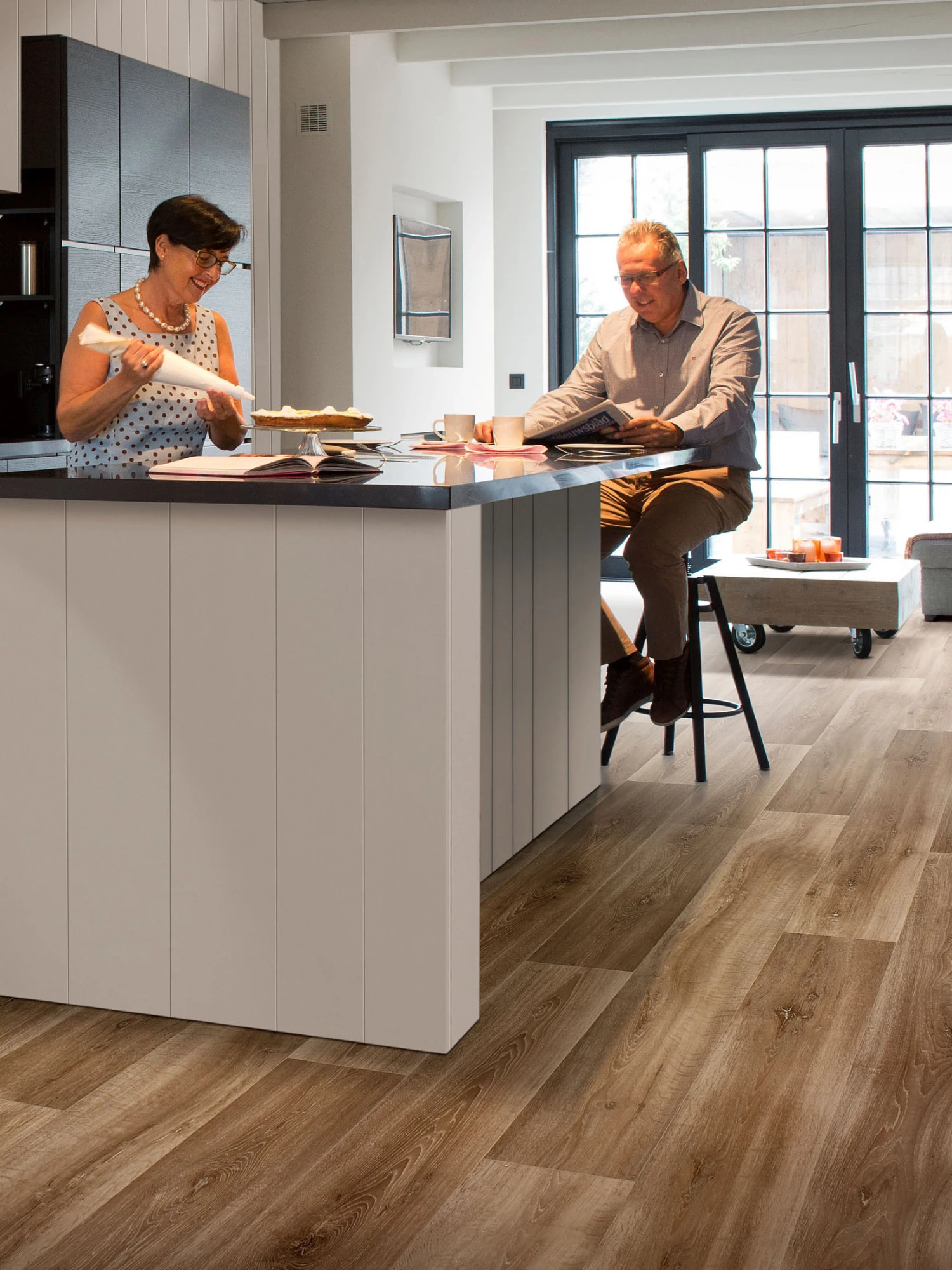 Vinylboden, Eiche Royal Vinylboden, Eiche Royal -Einrichtungsgegenstände Geschäft Exquisite VinylPlanke EicheRoyal966D mil