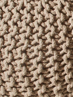 Strick-Pouf, Beige 4 Strick-Pouf, Beige -Einrichtungsgegenstände Geschäft Kiruna Sitzpouf beige lup