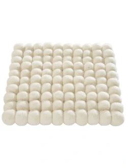 Topfuntersetzer, White -Einrichtungsgegenstände Geschäft Liesta Filzkugel Untersetzer weiss White 20x20 fper