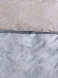 Bettwäsche, Creme/Hellblau -Einrichtungsgegenstände Geschäft Lumi Bettwaesche Blau CremeHell 135x200 lup