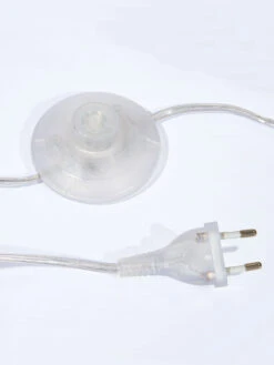 Standleuchte, Natural/White -Einrichtungsgegenstände Geschäft NordicTouch Standleuchte Weiss G36 43x43x160 lup2