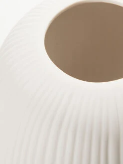 Vase, Weiss -Einrichtungsgegenstände Geschäft Sinya Vase Creme Weiss 13x13x172C9 lup1