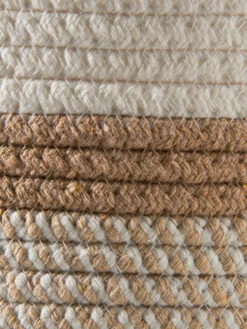 Korb, Braun/Weiss -Einrichtungsgegenstände Geschäft Souble Korb Braun BraunWeiss 24x24x23 lup3